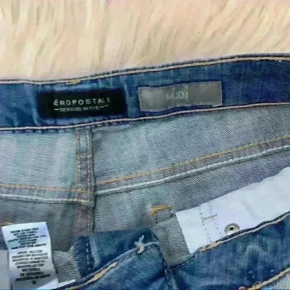 Aeropostale light medium wash distressed rolled hem midi shorts 8 - Picture 4 of 5